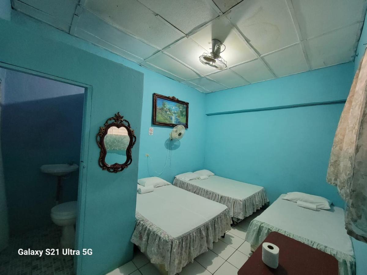 Hostel Rossy 산 후안 델 수르 외부 사진