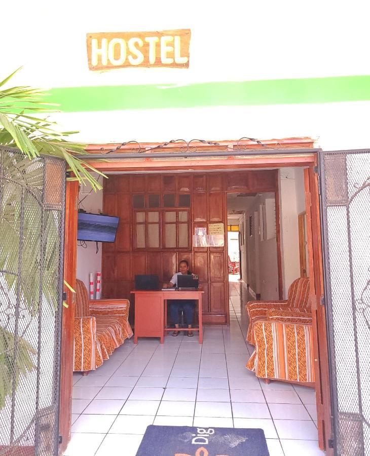Hostel Rossy 산 후안 델 수르 외부 사진
