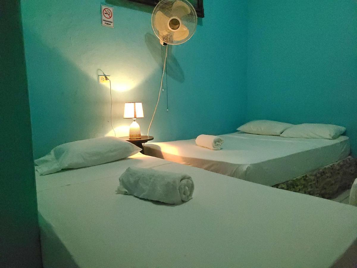 Hostel Rossy 산 후안 델 수르 외부 사진