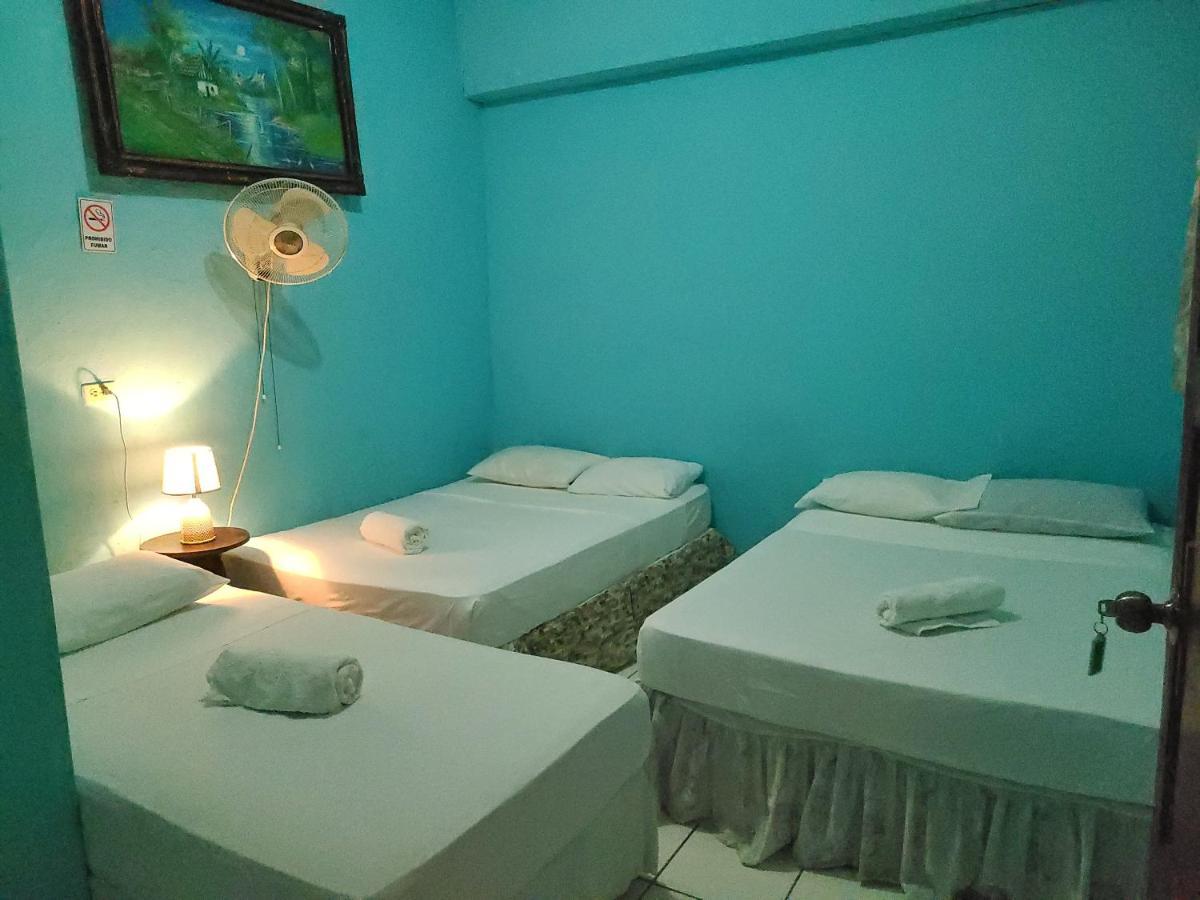 Hostel Rossy 산 후안 델 수르 외부 사진