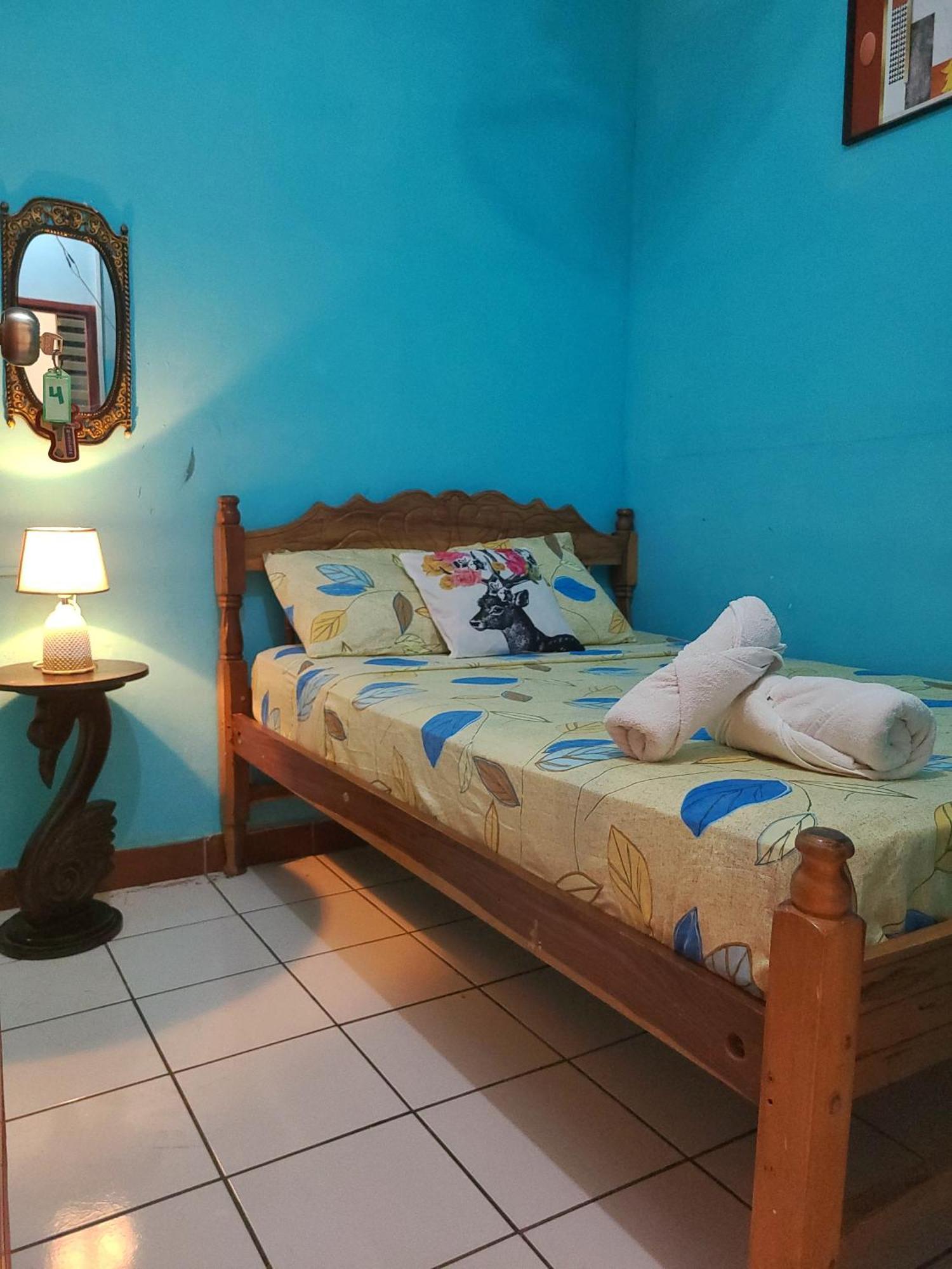 Hostel Rossy 산 후안 델 수르 외부 사진
