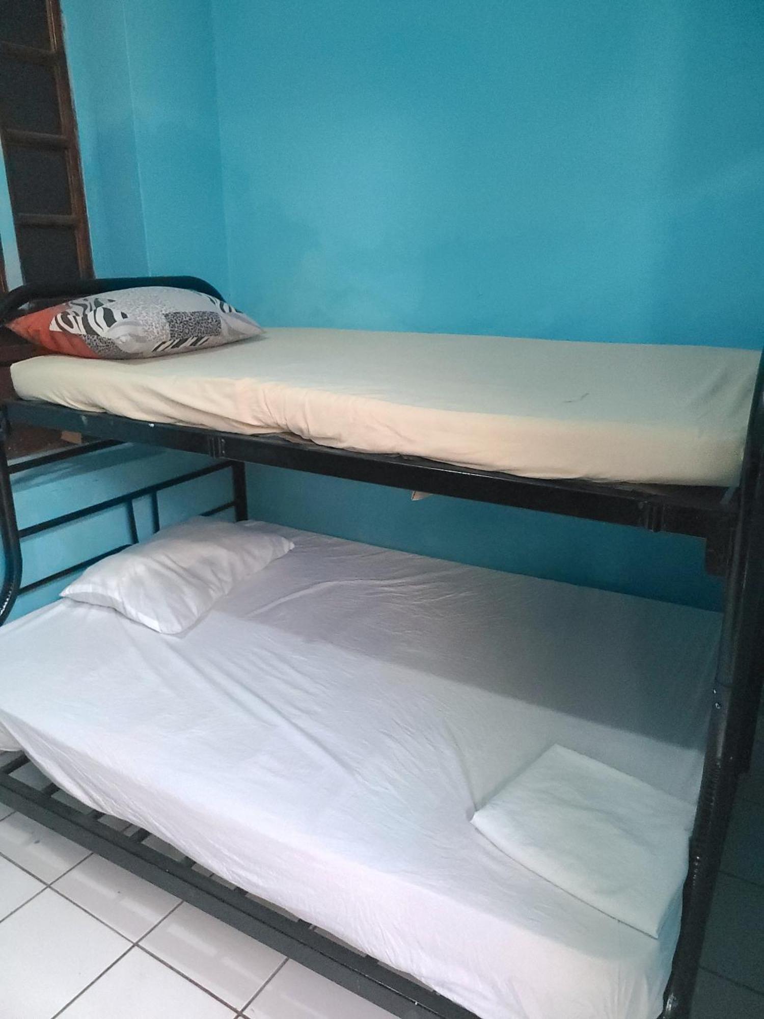 Hostel Rossy 산 후안 델 수르 외부 사진